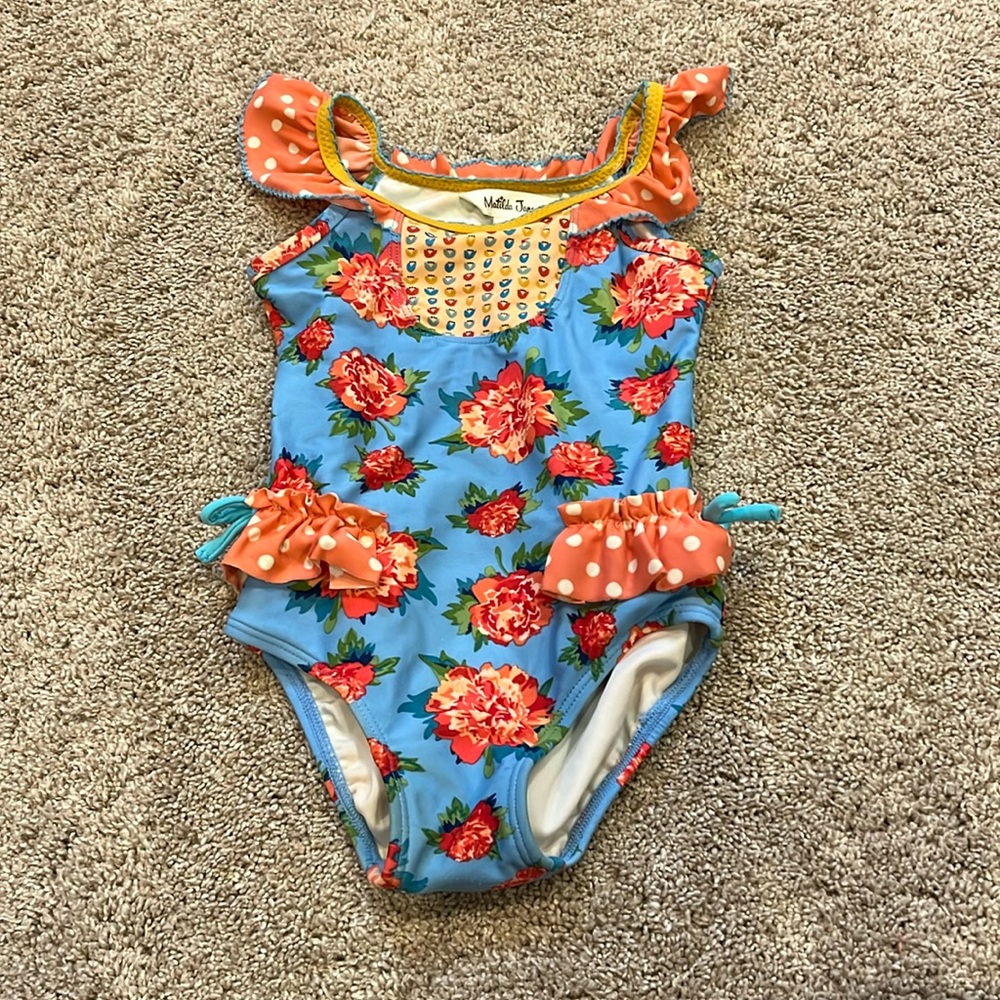Little kids swimsuit 18 to 24 months great condition no stains
